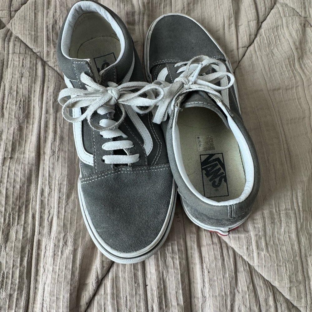 Vans Classic Gray and White Shoes old skool.